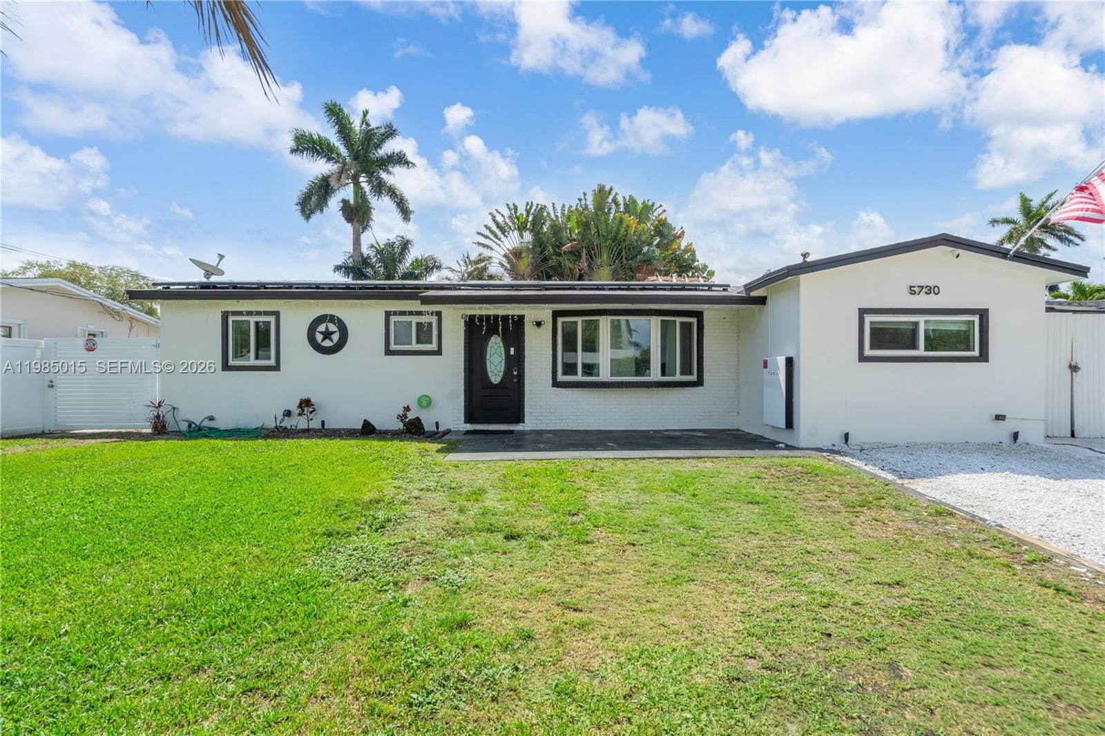 5730 SW 55th Street — photo 2