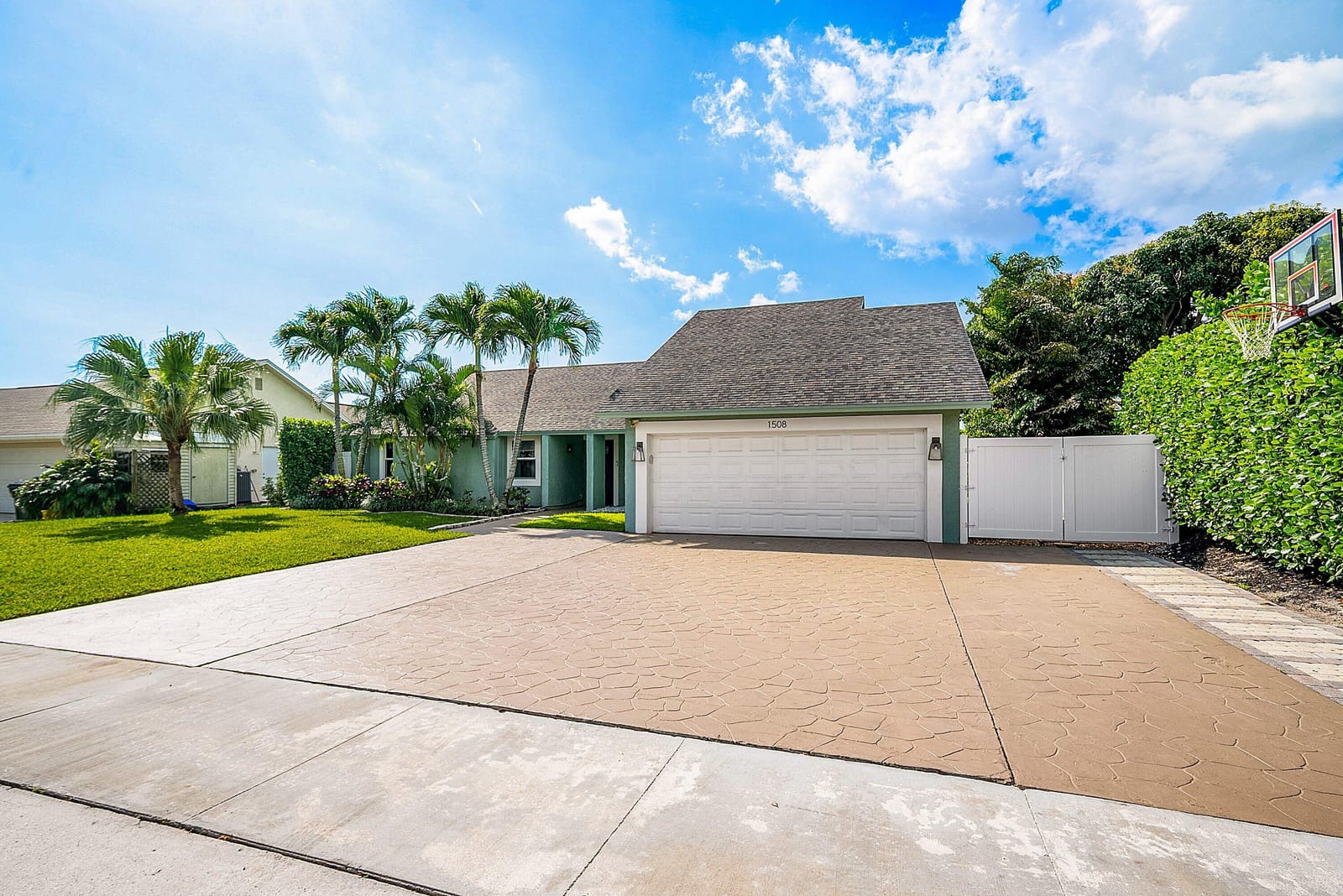 1508 Cormorant Road — photo 2