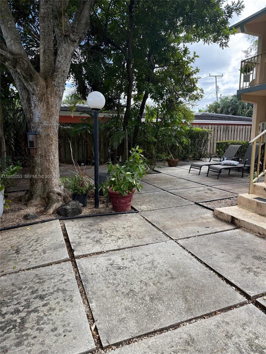 2624 NE 30th Place 101B — photo 3