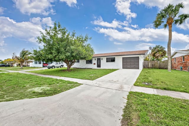 3374 Florida Boulevard, sold in Palm Beach Cabana Colony East, Palm Beach Gardens, FL