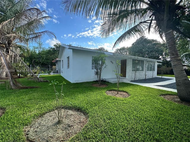 2400 NW 15th Street, Miami, FL 33125