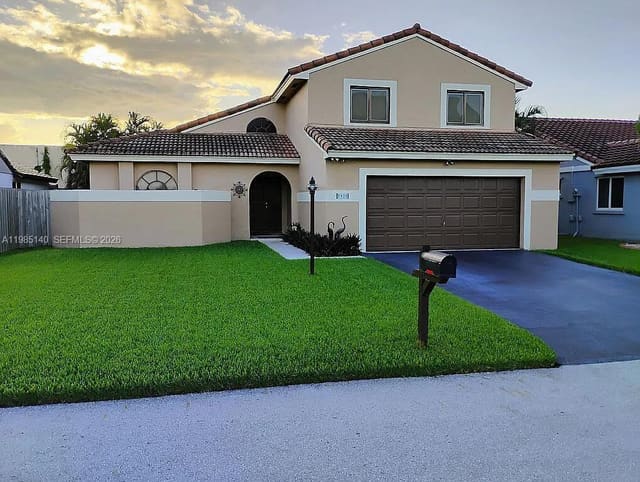 5920 York Lane, sold in Hawkes Bluff, Davie, FL