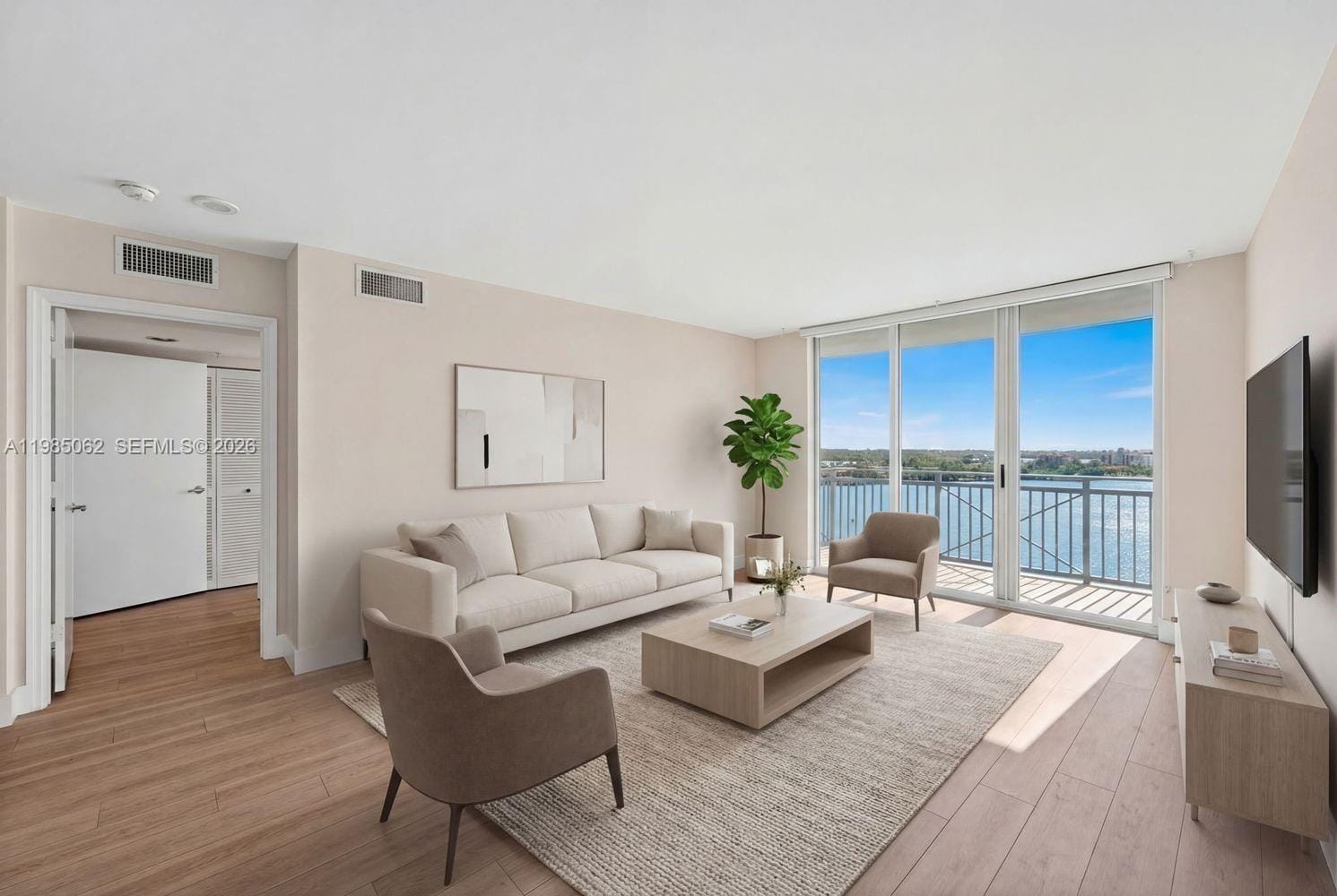 90 Alton Road 1810, Miami Beach, FL 33139 photo 2