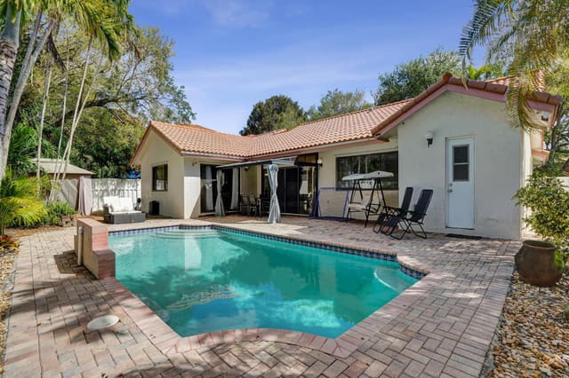 10527 Zurich Street, Cooper City, FL 33026