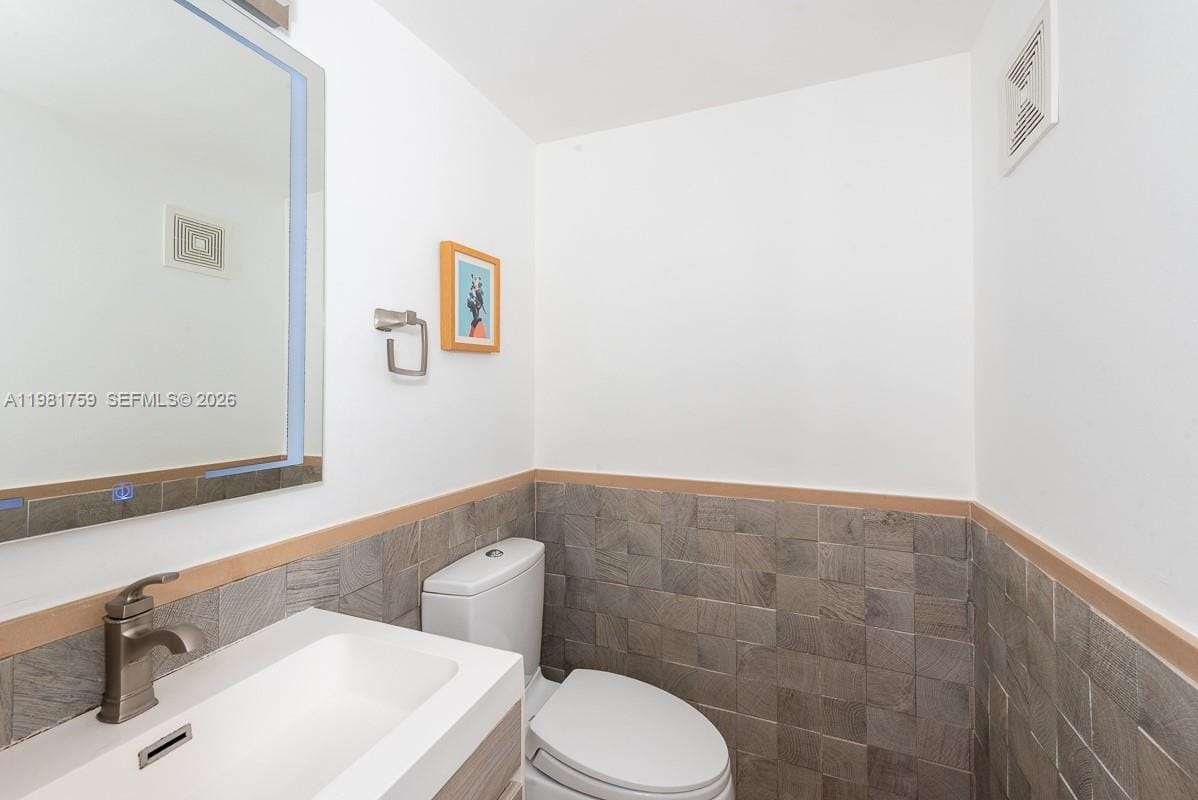 717 Benevento Avenue, Coral Gables, FL 33146 photo 8