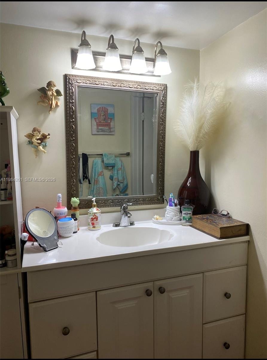 1801 S Treasure Drive 414 — photo 2