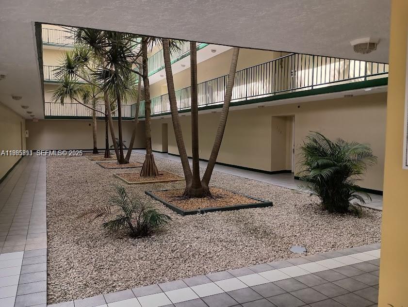 8321 NW 7th Street 1307, Miami, FL 33126, Miami