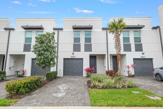 5657 Mentmore Drive, sold in Enclave At Mangonia Park, Mangonia Park, FL
