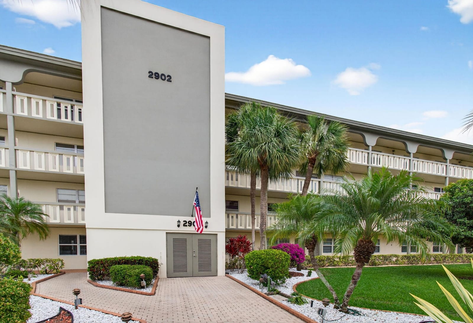 2902 Victoria Circle J-2, Coconut Creek, FL 33066 photo 2