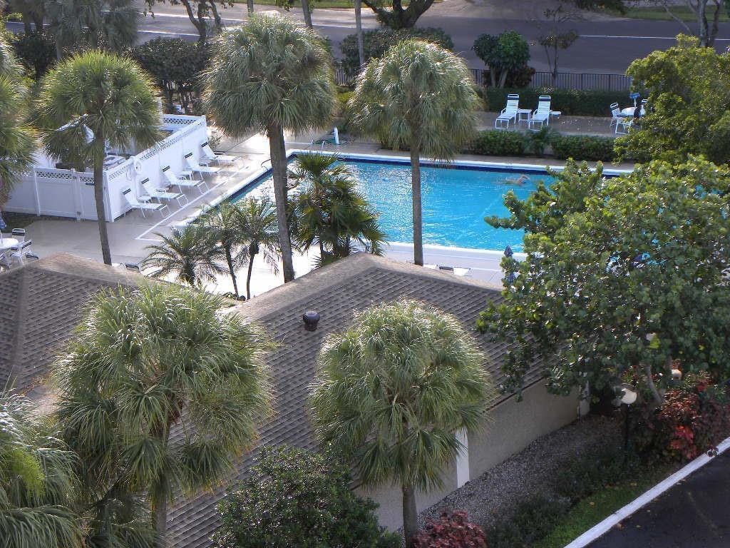 625 Oaks Drive 106, Pompano Beach, FL 33069 photo 24