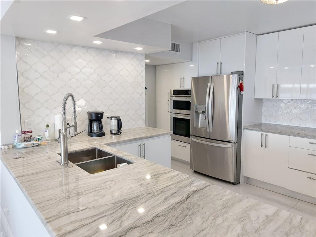 105 Lake Emerald Drive 502 — photo 4