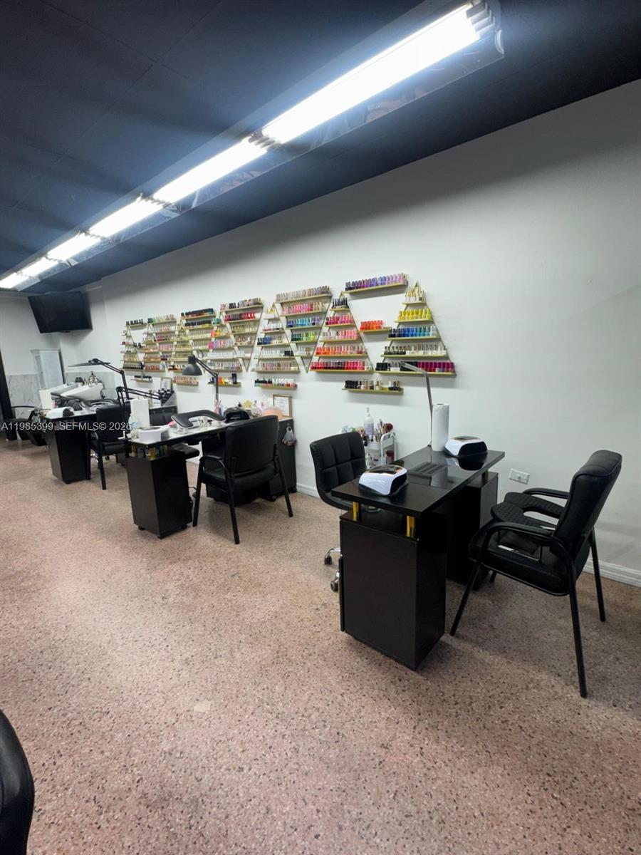 Beauty Salon Beauty Salon For Sale In Flagler Street, Miami, FL 33144, Miami