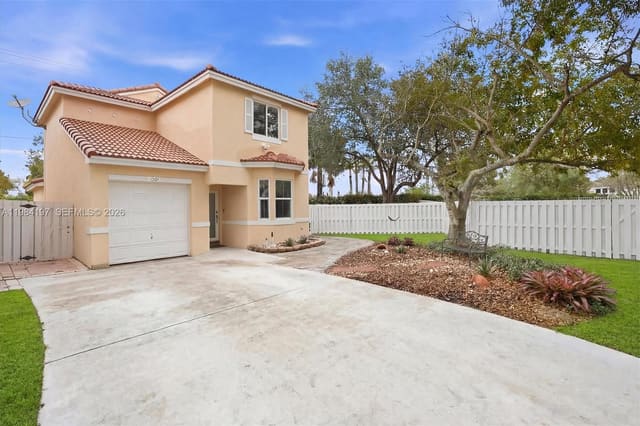 11201 Sunview Way, Cooper City, FL 33026