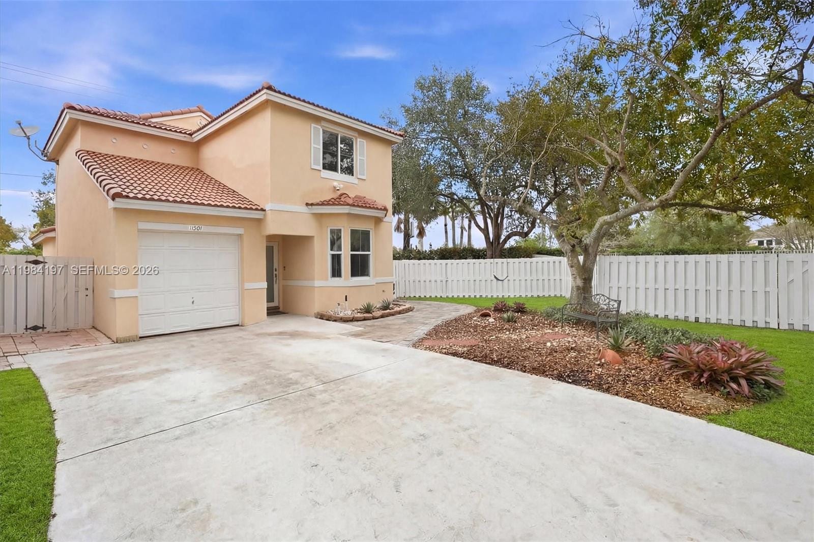 11201 Sunview Way, Cooper City, FL 33026