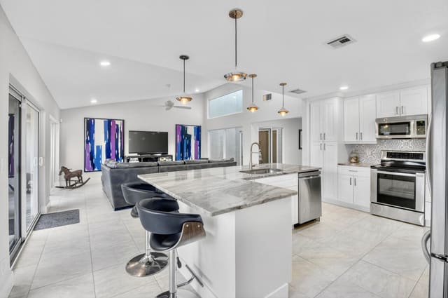 202 SW 29th Avenue, sold in Homewood Lakes Sec D, Delray Beach, FL