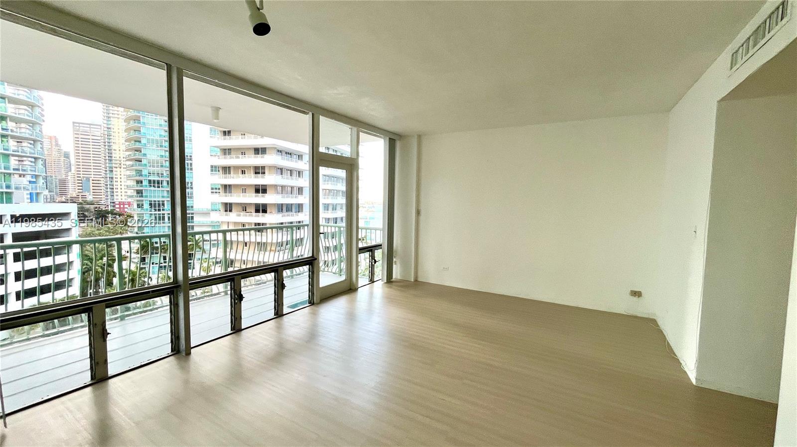 1408 Brickell Bay Drive 916, Miami, FL 33131, Miami