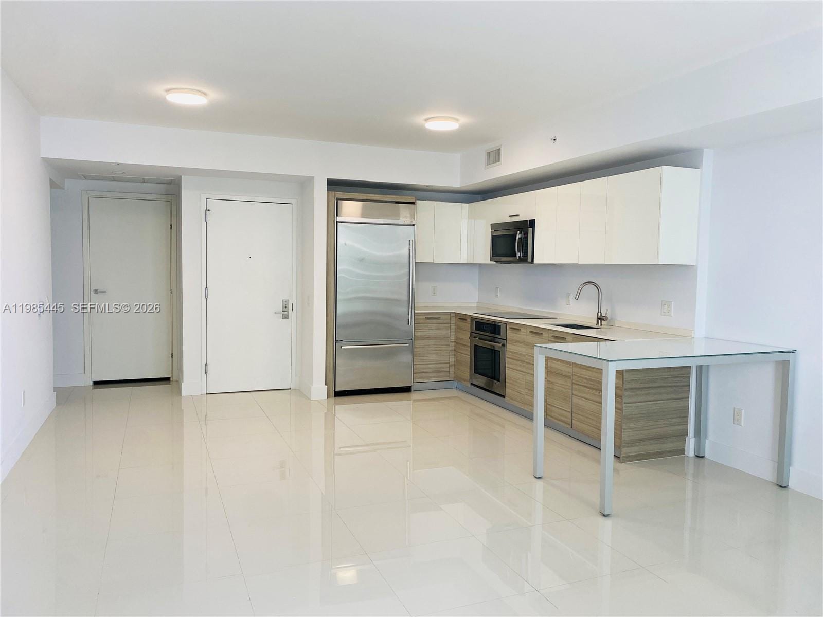 1300 Brickell Bay Drive 1903, Miami, FL 33131 photo 2