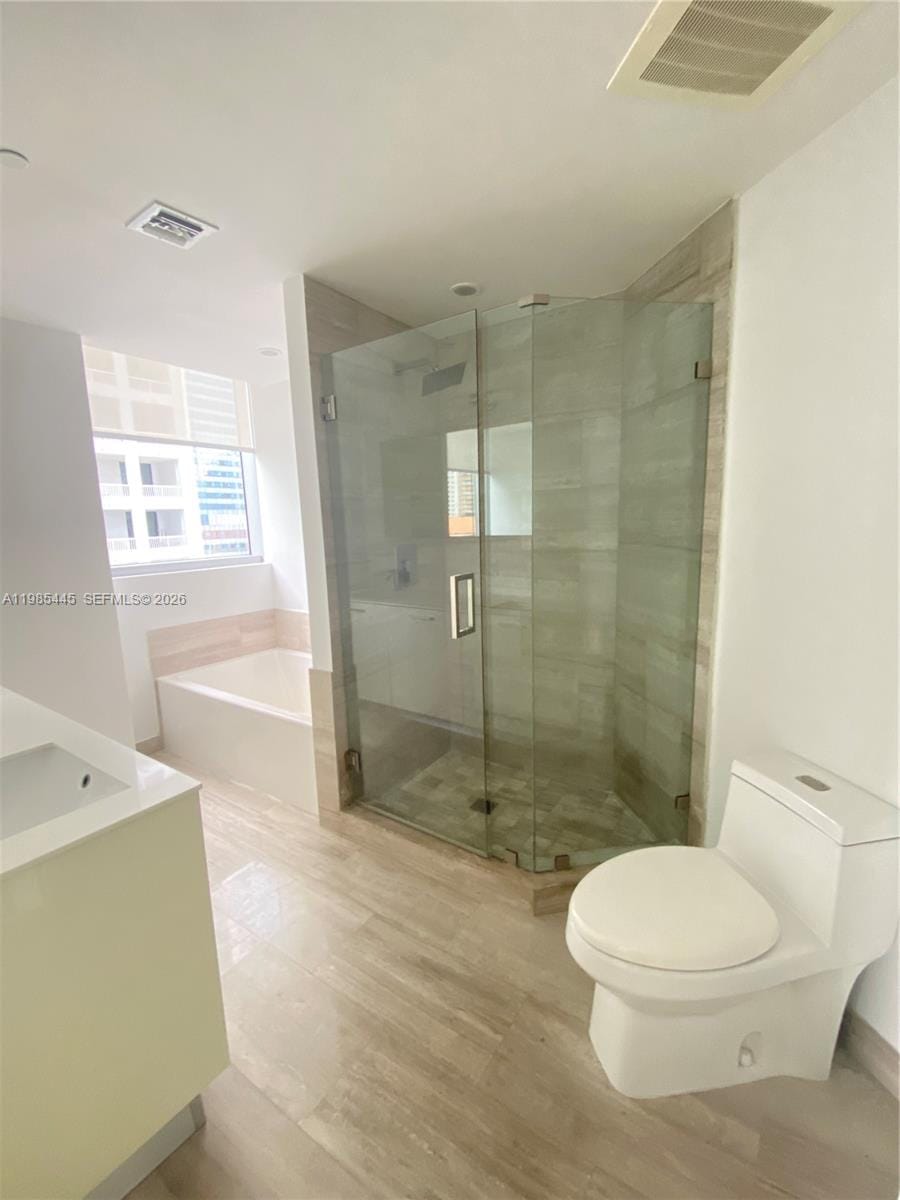 1300 Brickell Bay Drive 1903, Miami, FL 33131 photo 4