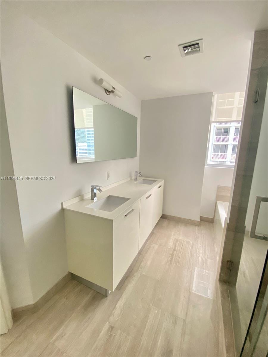 1300 Brickell Bay Drive 1903, Miami, FL 33131 photo 5