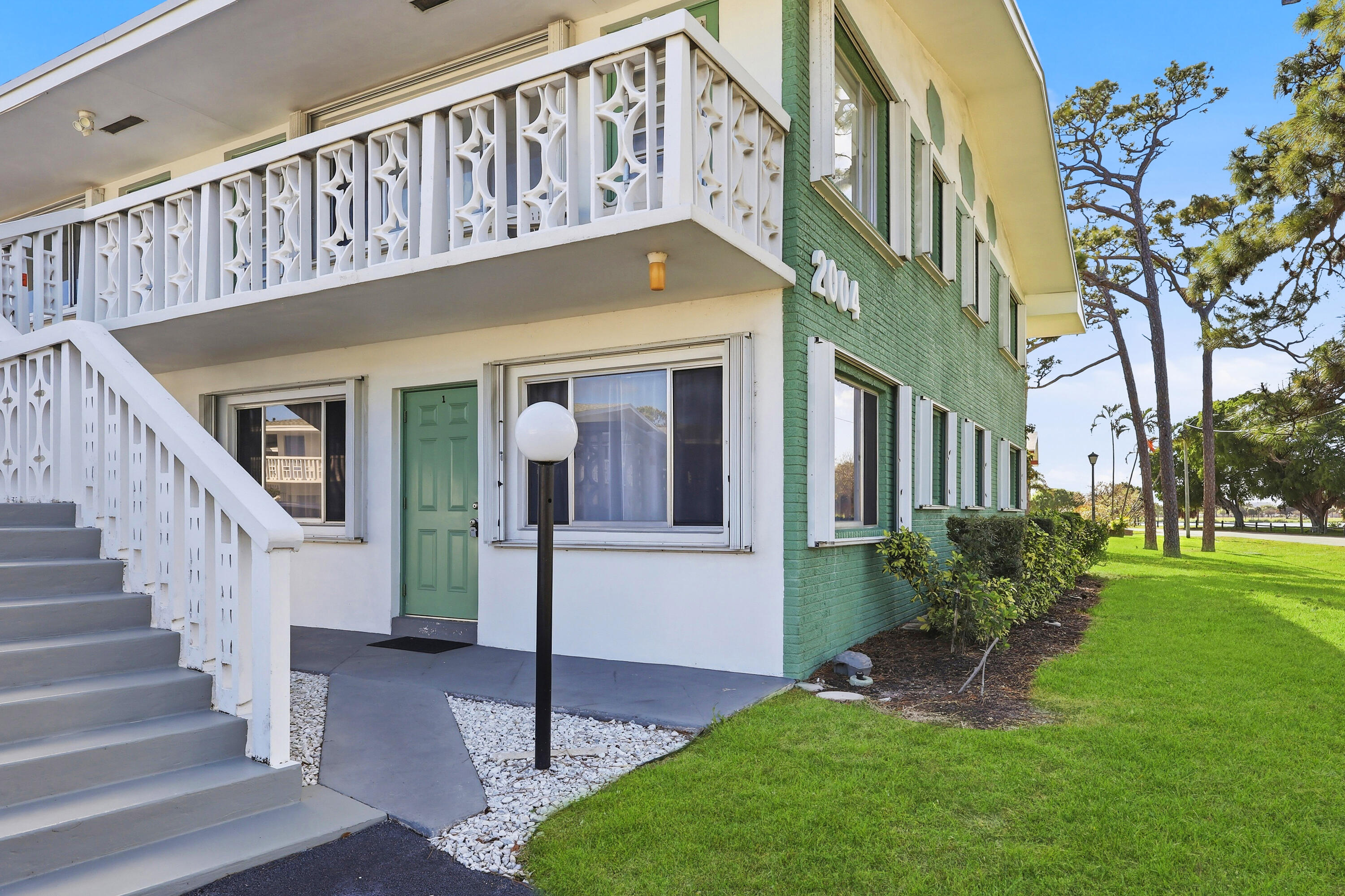 2004 Lake Osborne Drive 1, Lake Worth Beach, FL 33461, Lake Worth Beach