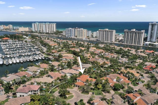 899 Spinnaker Drive W, sold in Harbor Islands, Hollywood, FL