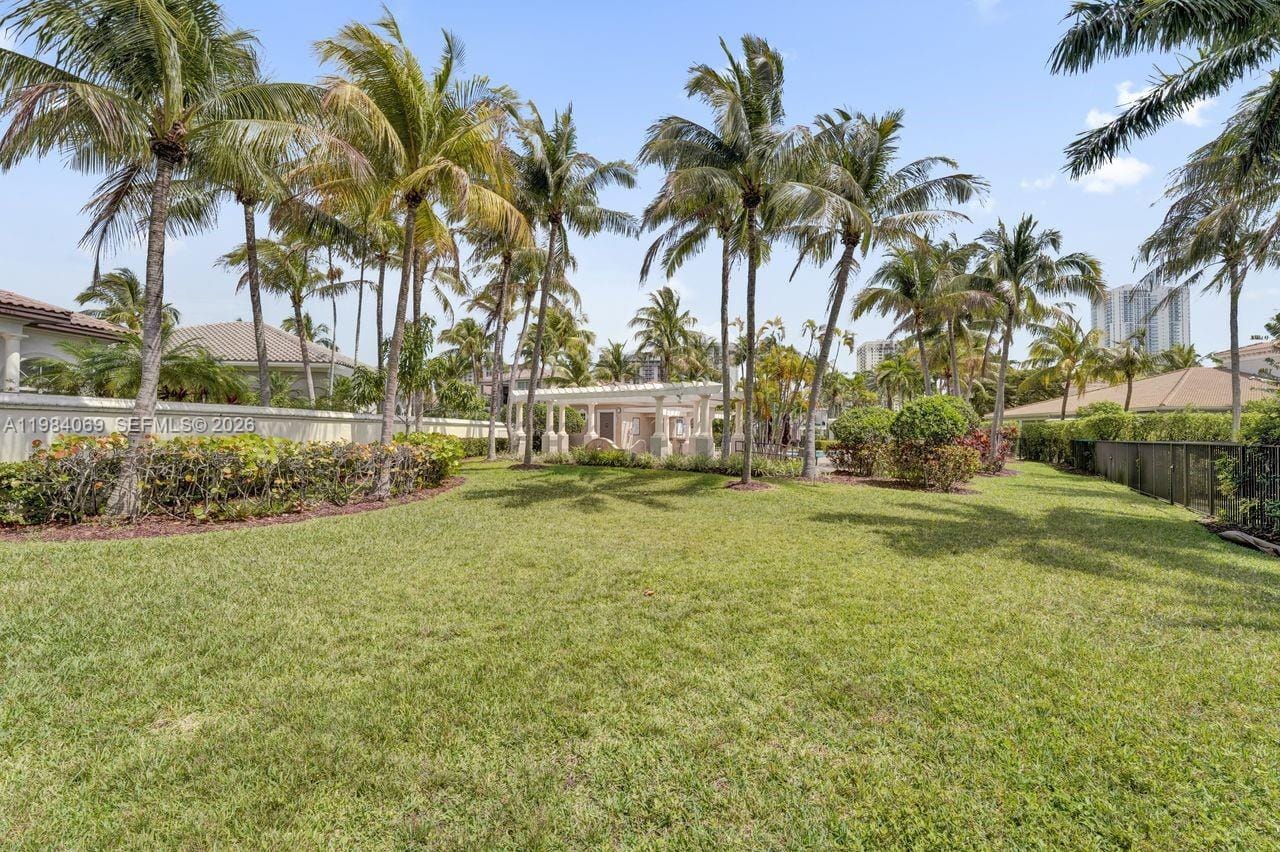 899 Spinnaker Drive W — photo 10