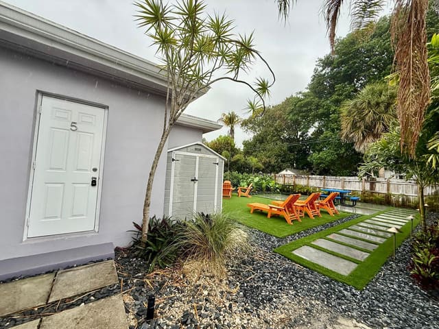 1215 NE 17th Avenue Unit 5, Fort Lauderdale, FL 33304