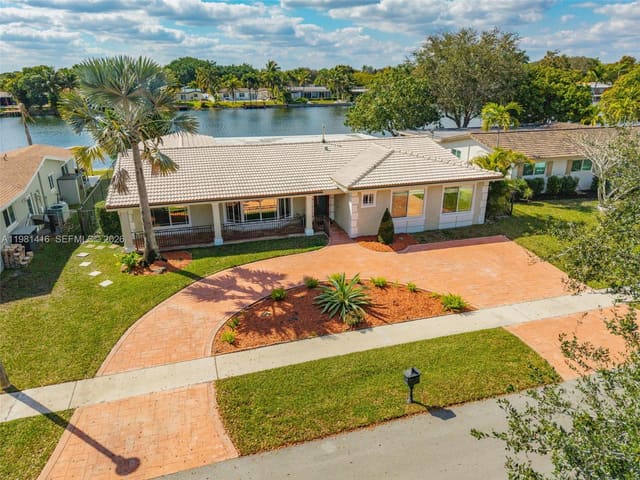 1930 NW 107th Avenue, Pembroke Pines, FL 33026