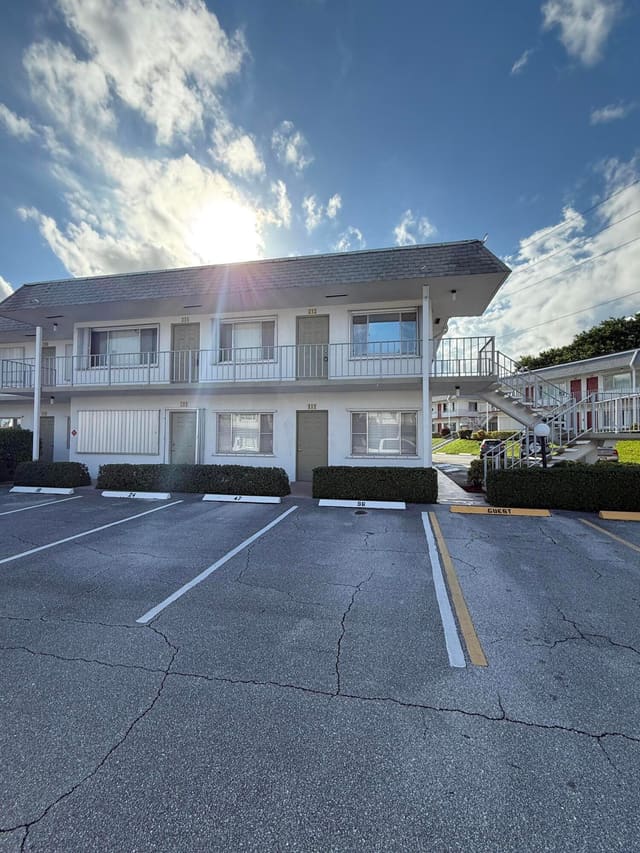 3160 Lake Osborne Drive 112, Murry Hills Apt, Lake Worth Beach, FL