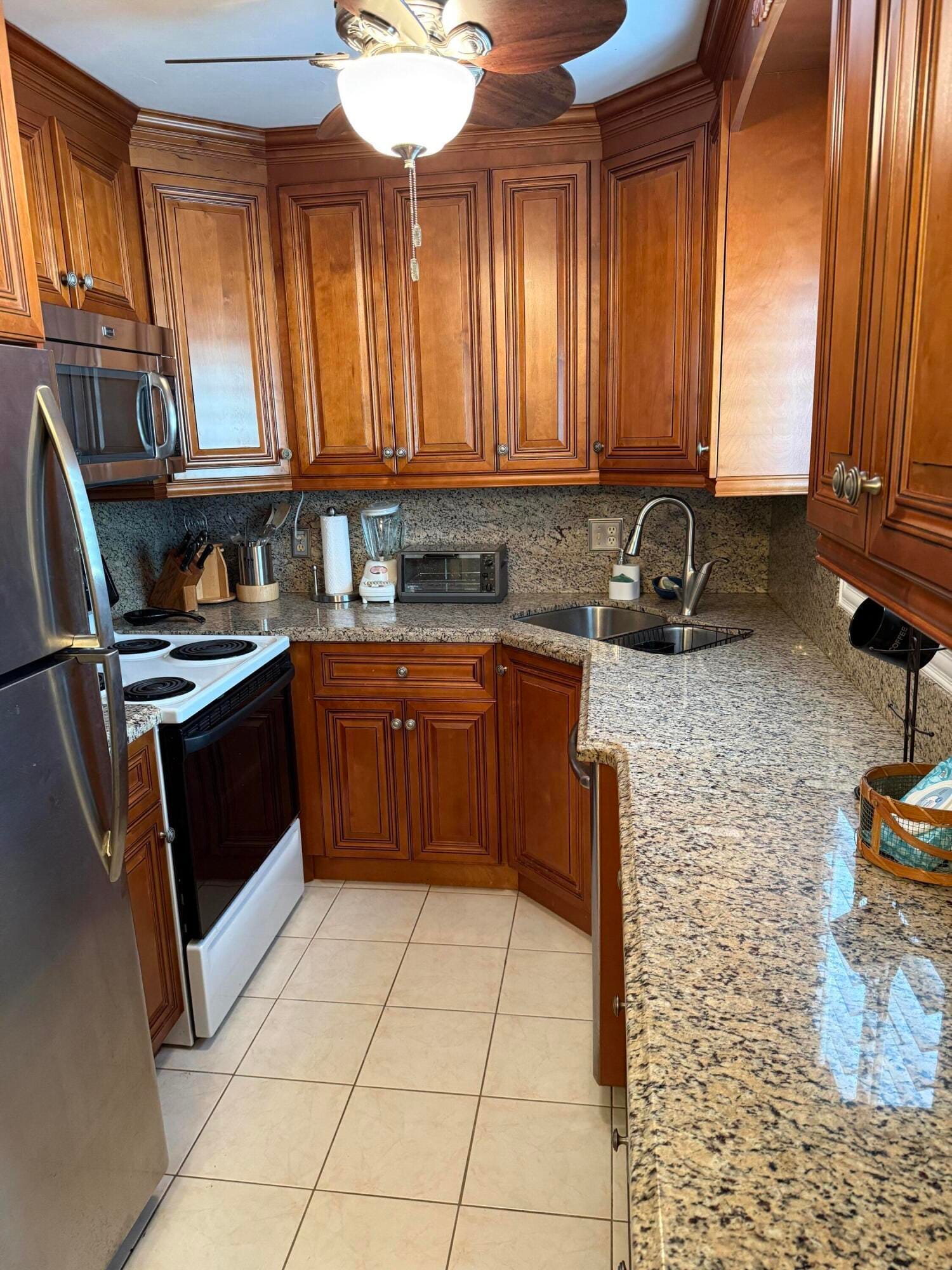 3160 Lake Osborne Drive 112 — photo 3