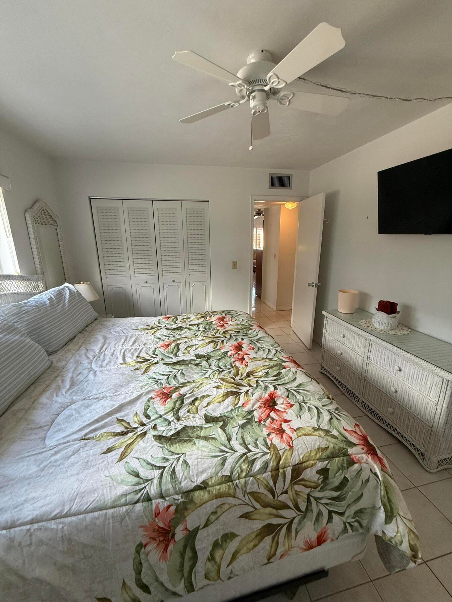 3160 Lake Osborne Drive 112 — photo 9