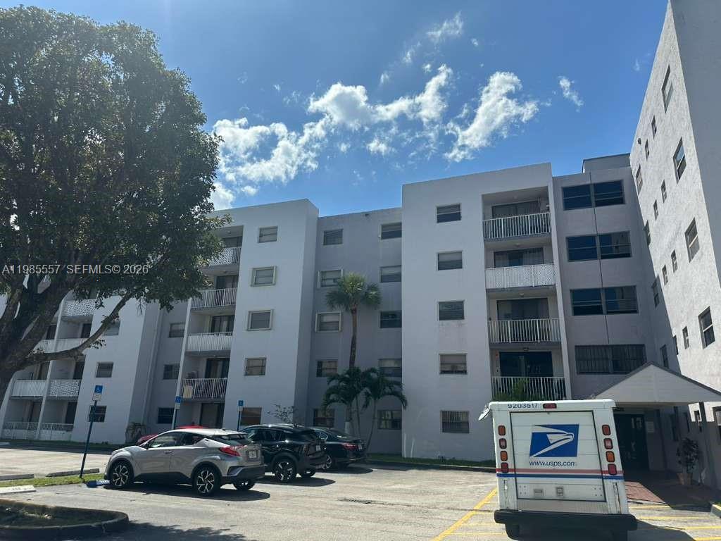 8185 NW 7th Street 319, Miami, FL 33126, Miami