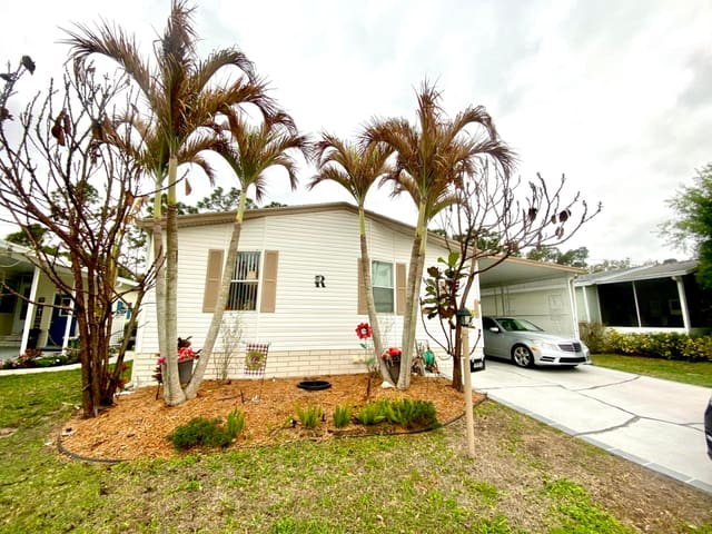 4440 SE Sweetwood Way, sold in Pinelake Gardens & Estates, Stuart, FL