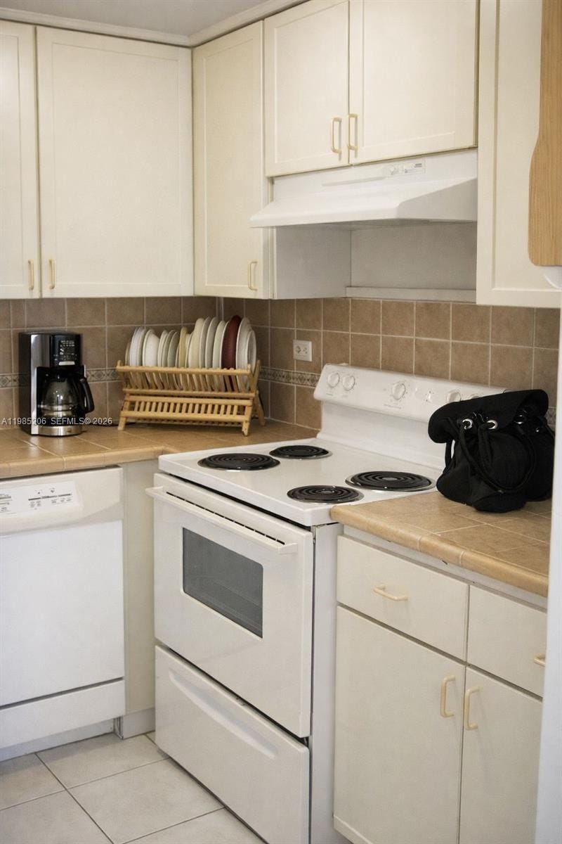 7441 Wayne Avenue 1A, Miami Beach, FL 33141 photo 2