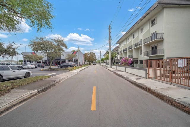 5731 NW 37th Street 405, sold in Virginia Gardens