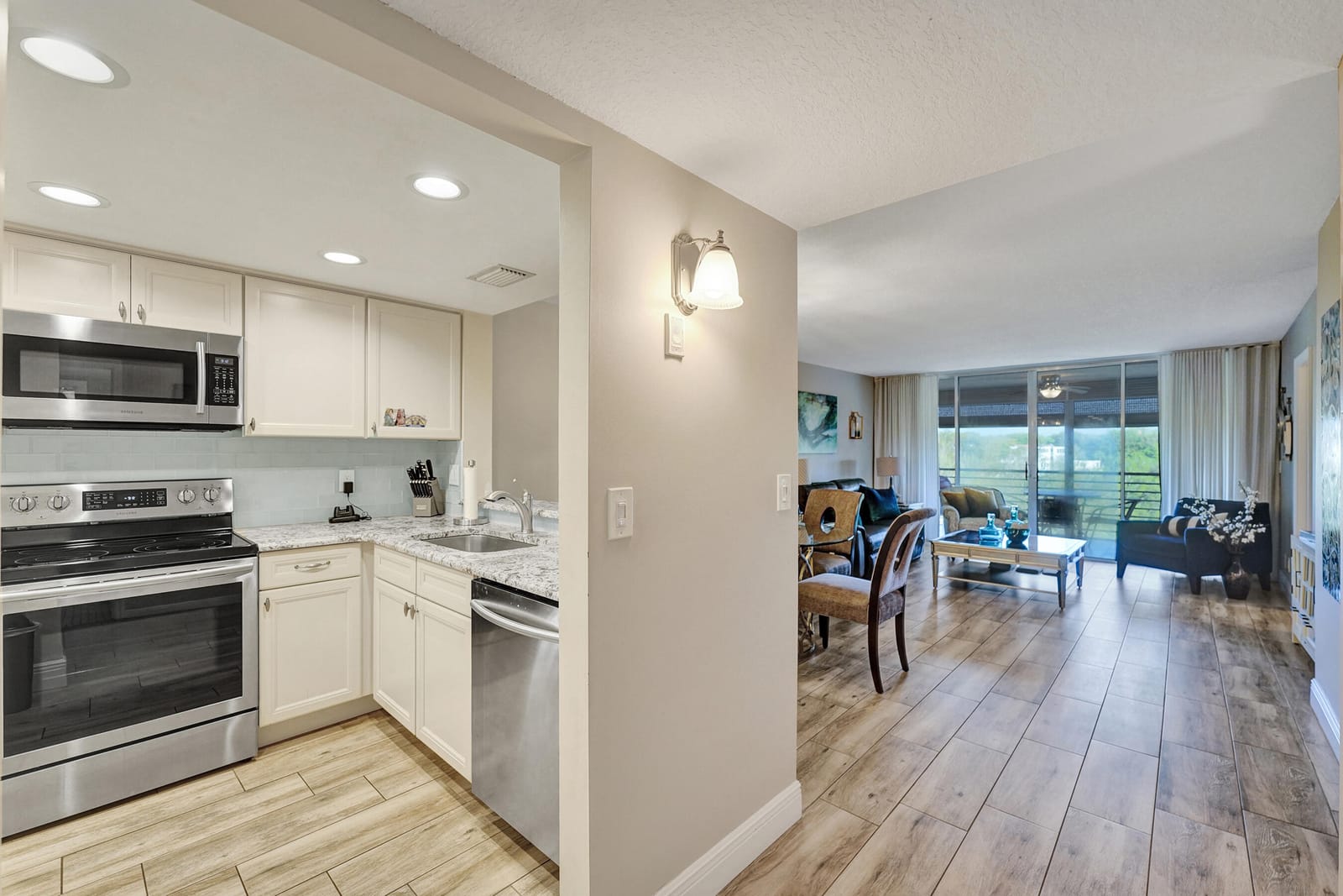 9501 Seagrape Drive 404, Davie, FL 33324 photo 3
