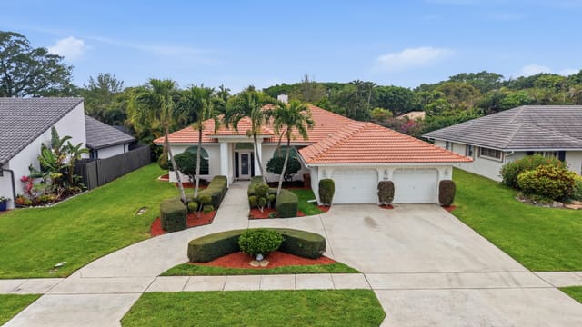 2553 SW 23rd Cranbrook Drive, sold in Cranbrook Lake Estates, Boynton Beach, FL