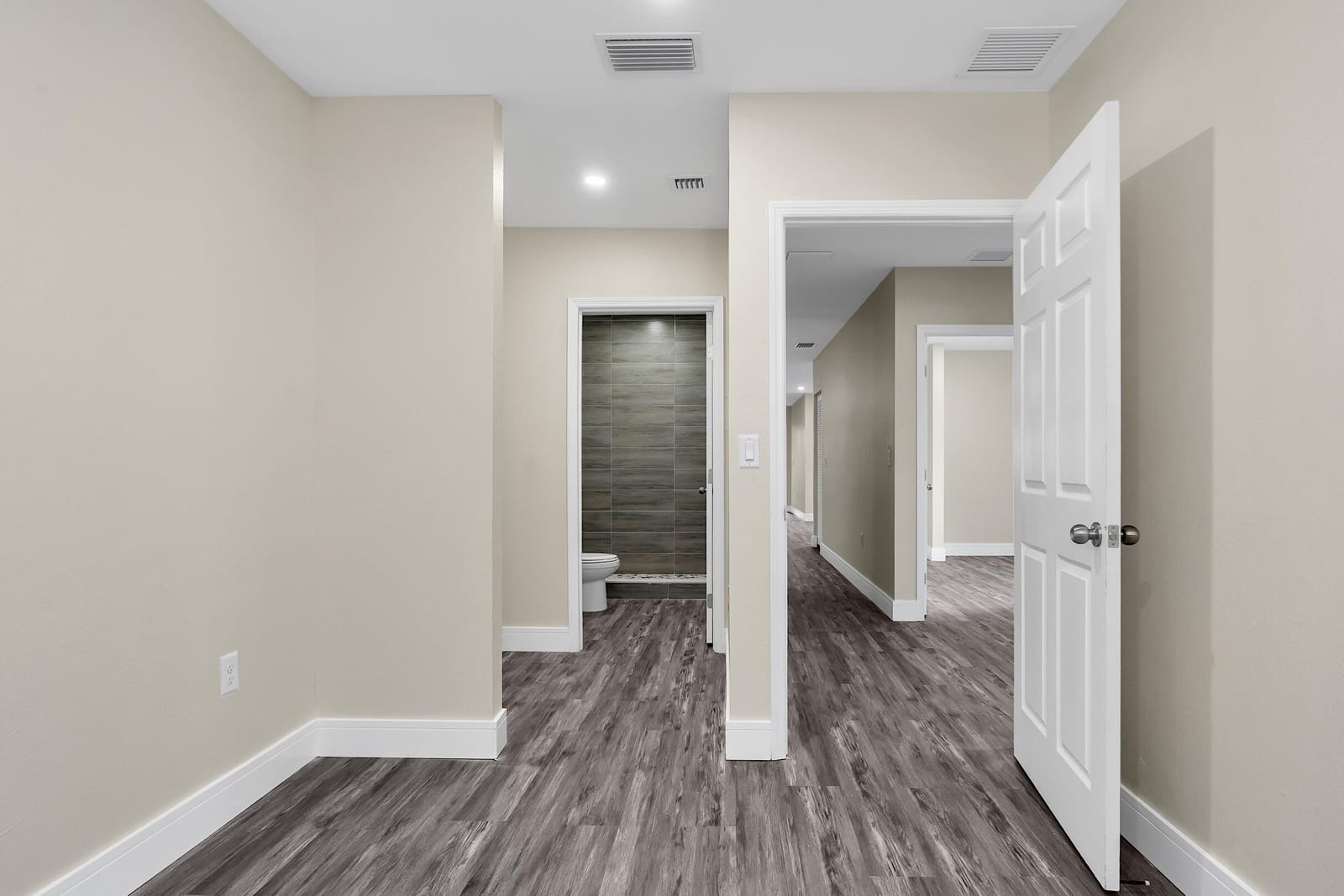 2451 NW 21st Street, Fort Lauderdale, FL 33311 photo 14