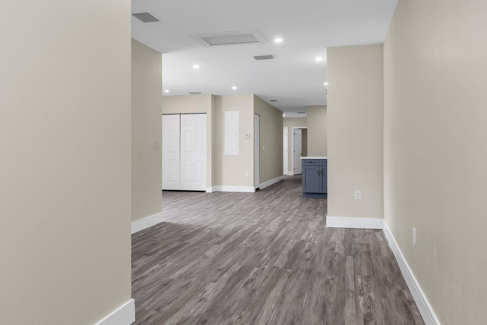 2451 NW 21st Street, Fort Lauderdale, FL 33311 photo 4