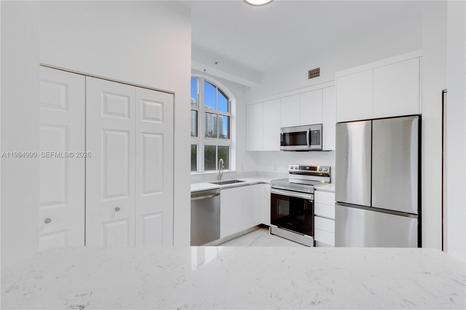 3001 NE 185th Street 317, Aventura, FL 33180 photo 7