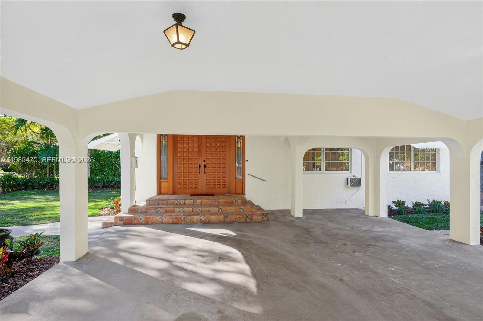 1305 Alhambra Circle — photo 5