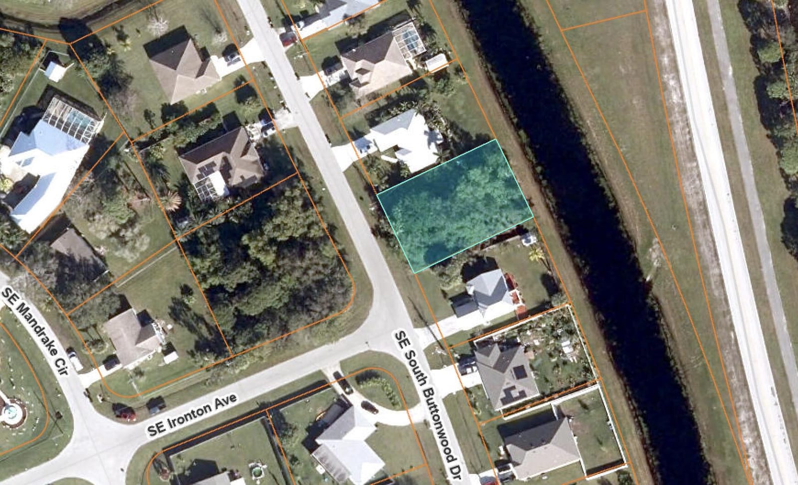 1895 SE North Buttonwood Drive, Port St. Lucie, FL 34952
