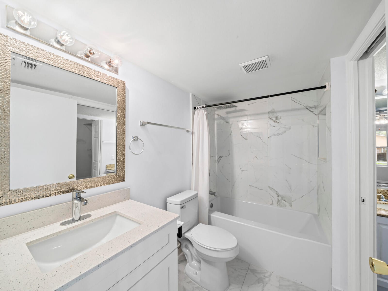 5560 NW 61st Street 707 — photo 9