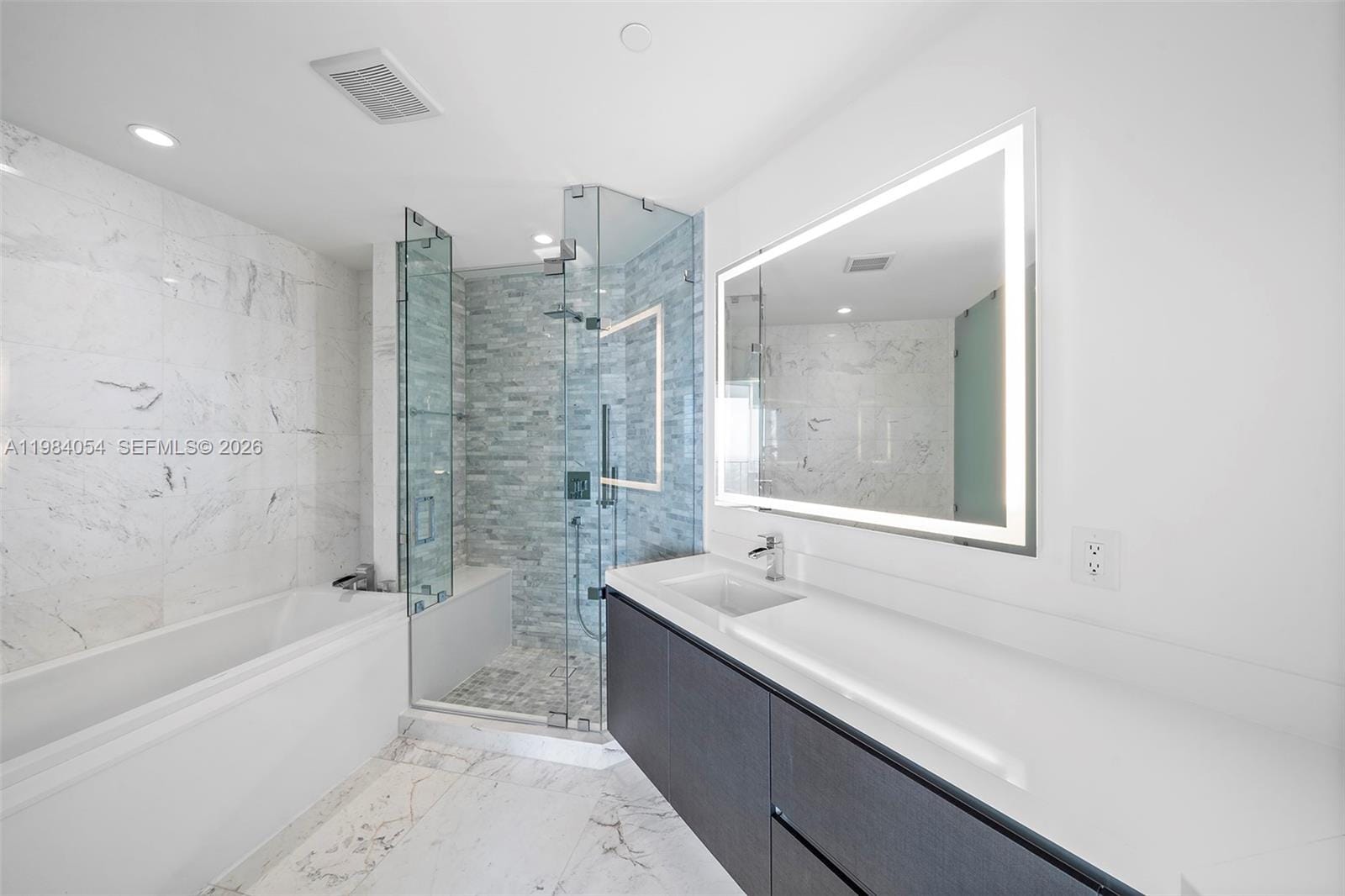 851 NE 1st Avenue 4010, Miami, FL 33132 photo 12