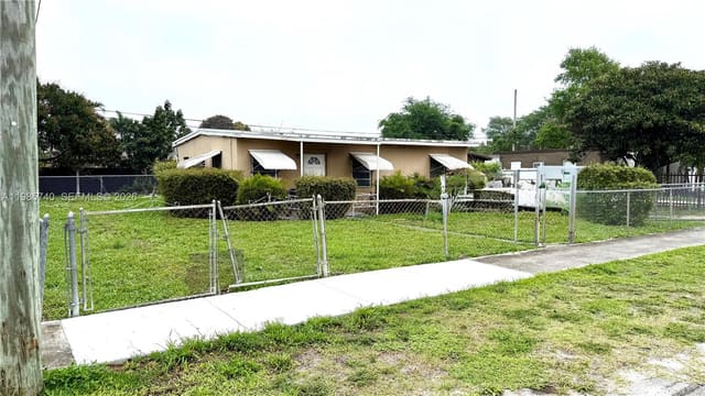 2455 NW 158th Street, Miami Gardens, FL 33054
