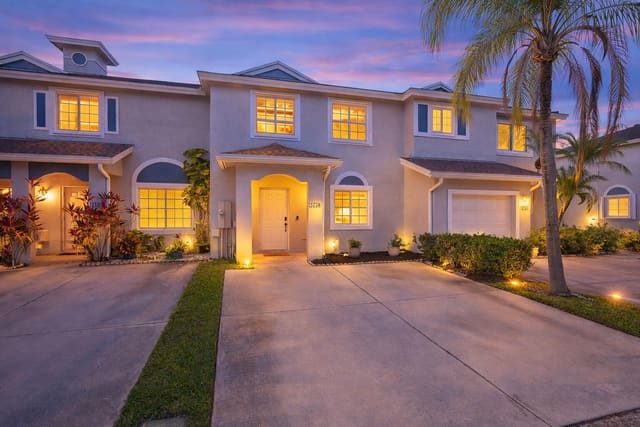 4759 SW 14th Court, sold in Olympia & York Residential Plat, Deerfield Beach, FL