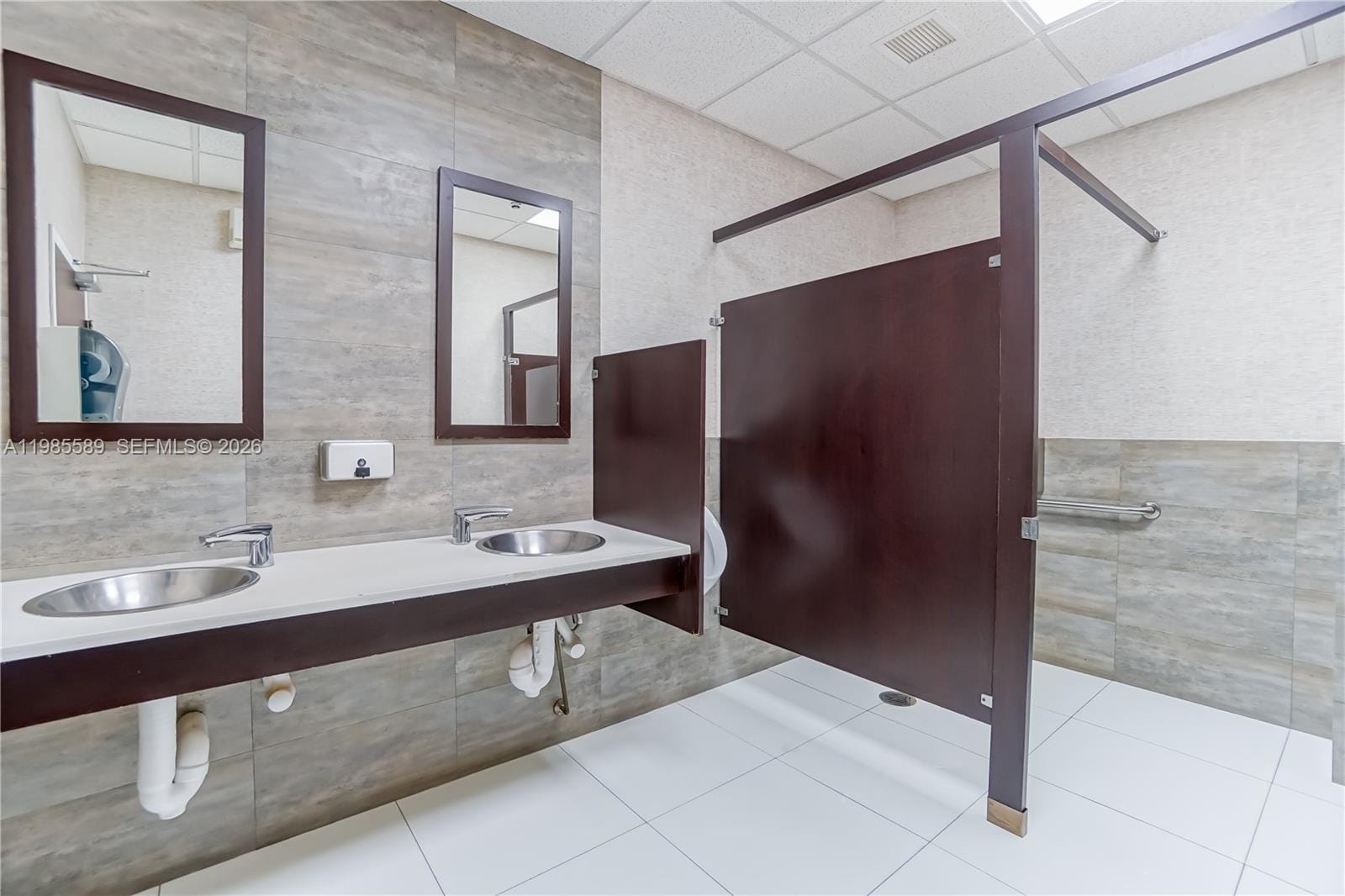 12550 Biscayne Boulevard 902, North Miami, FL 33181 photo 18