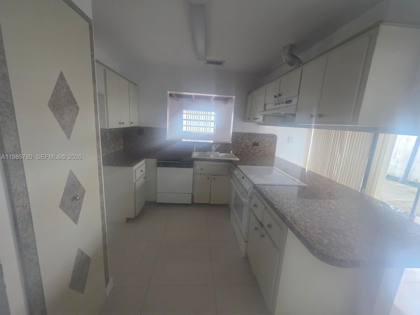 710 SW 99th Ct Circle, Miami, FL 33174 photo 14