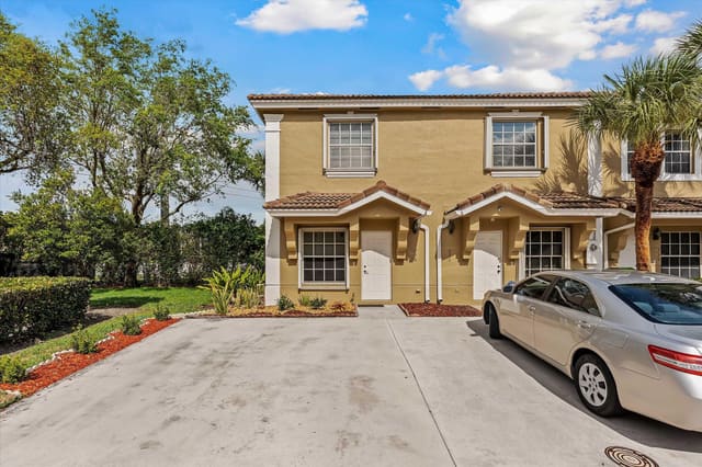 238 SW 122nd Terrace, sold in Nasher Plat, Pembroke Pines, FL