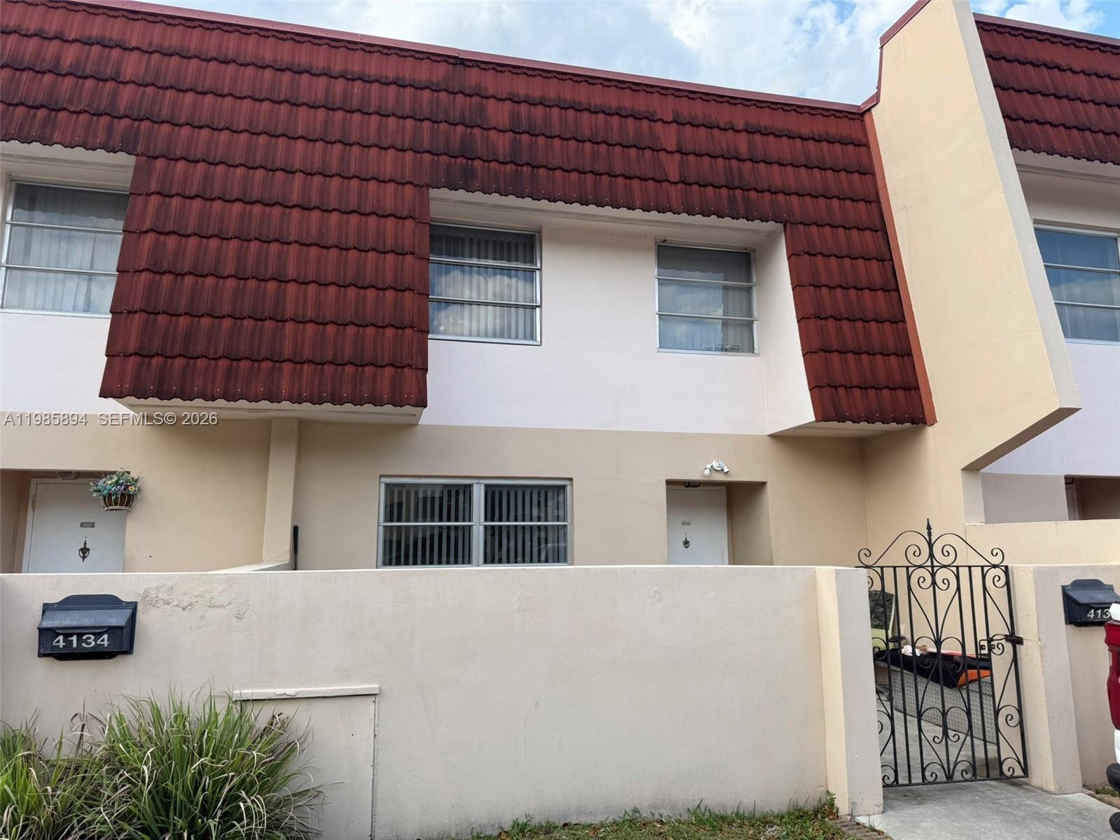4136 Inverrary Drive 15C, Lauderhill, FL 33319, Lauderhill